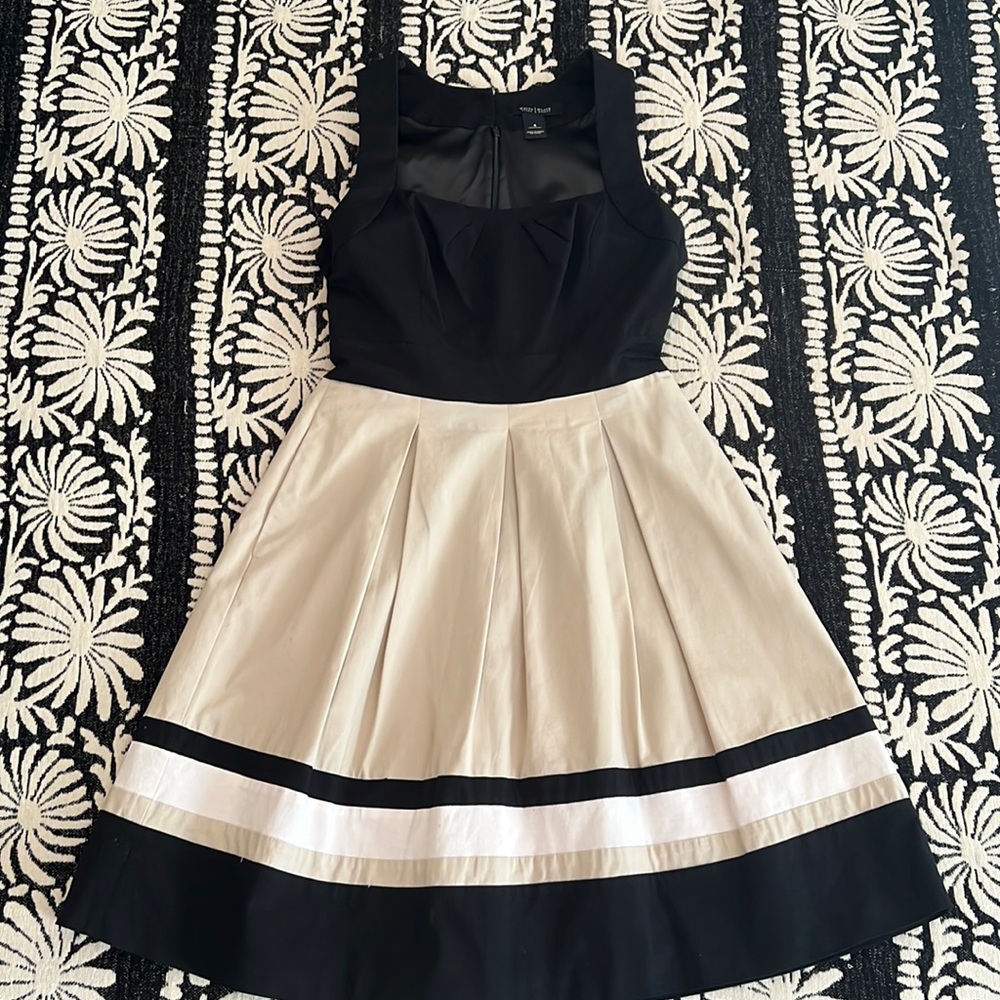 White House Black Market dress. Size 4.